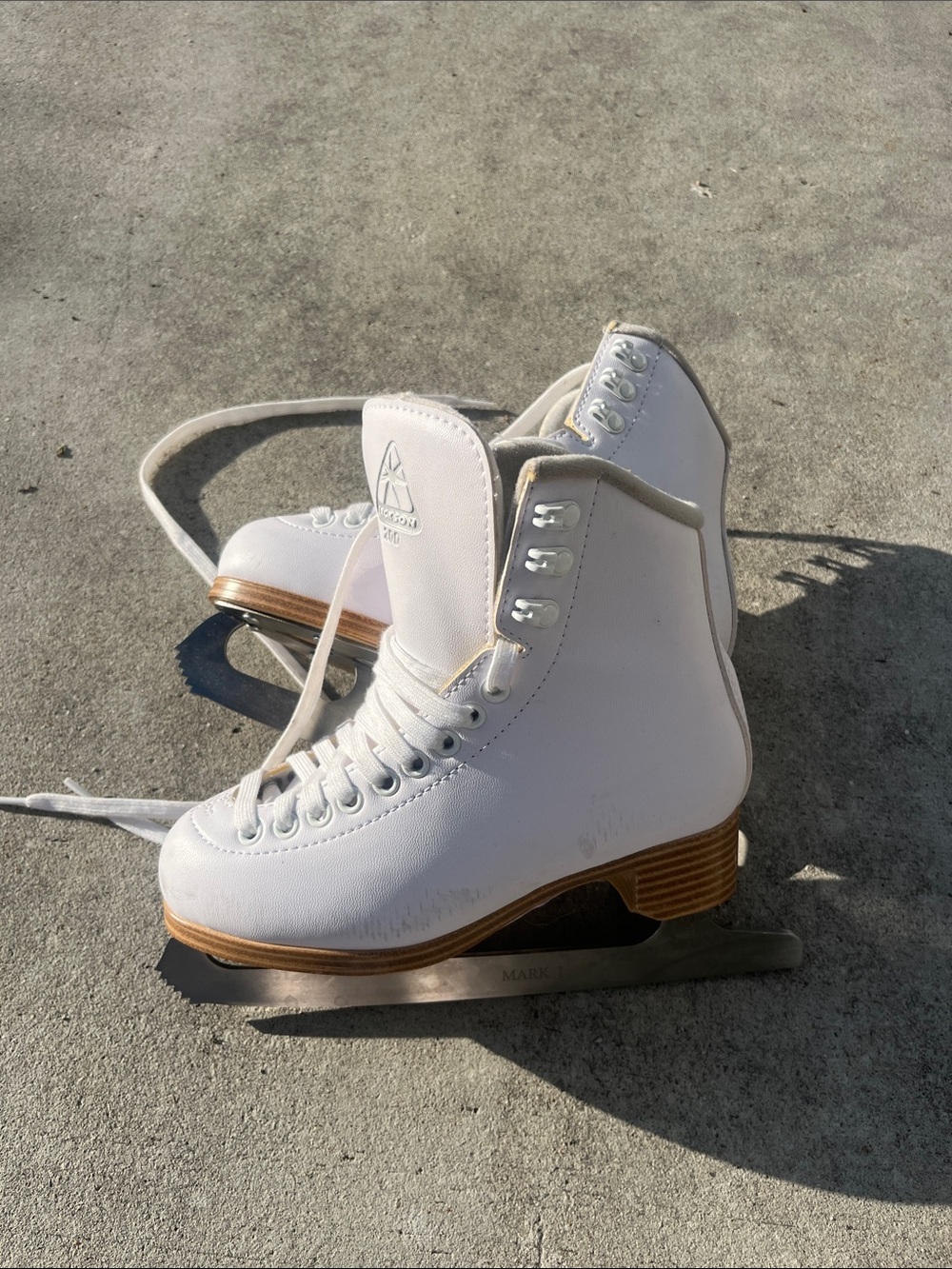 JACKSON White Kids Figure Ice Skates